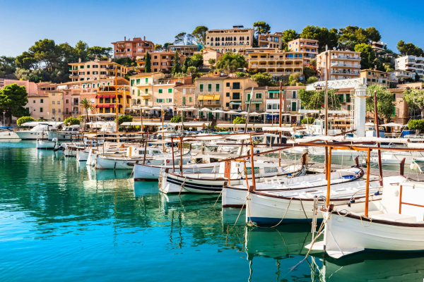 El Puerto de Sóller: Nostalgia y Encanto